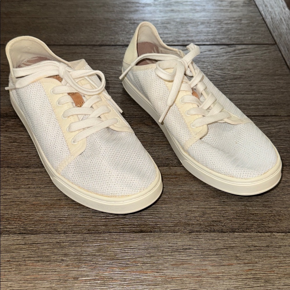 OluKai Pehuea Li Sneakers White